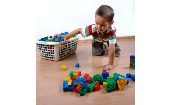 Учим малыша убирать за собой игрушки!